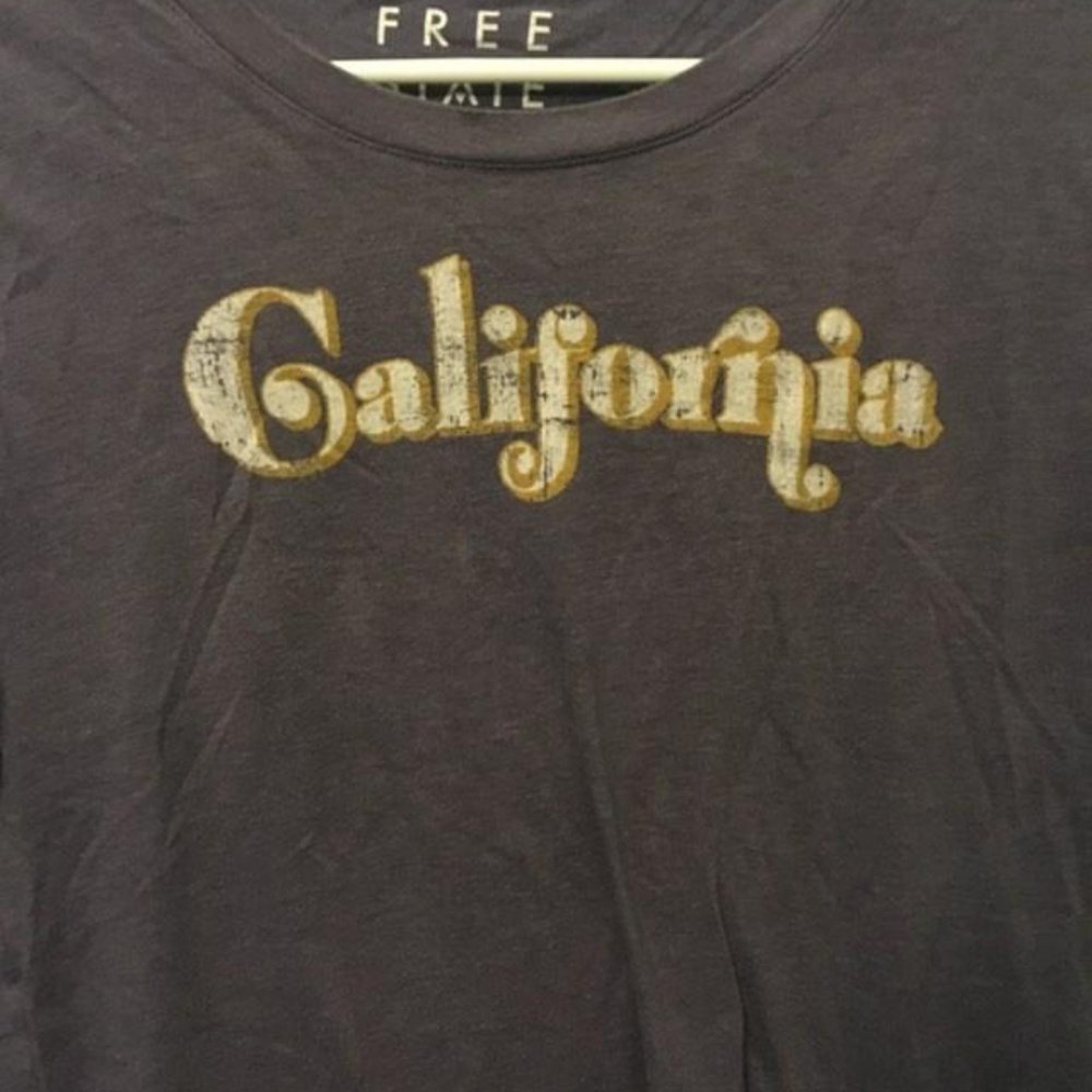 ⭐️Buy 2 get 1 free⭐️ Aeropostale shirt